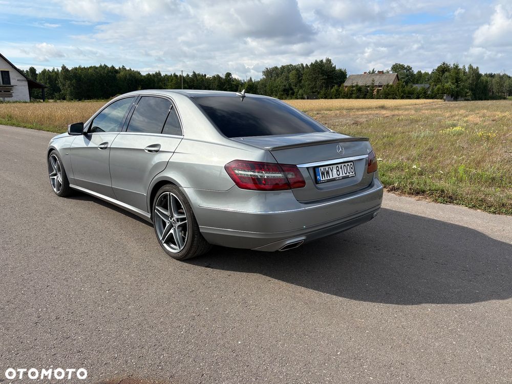 Mercedes-Benz Klasa E 220 CDI BlueEff Avantgarde - 9