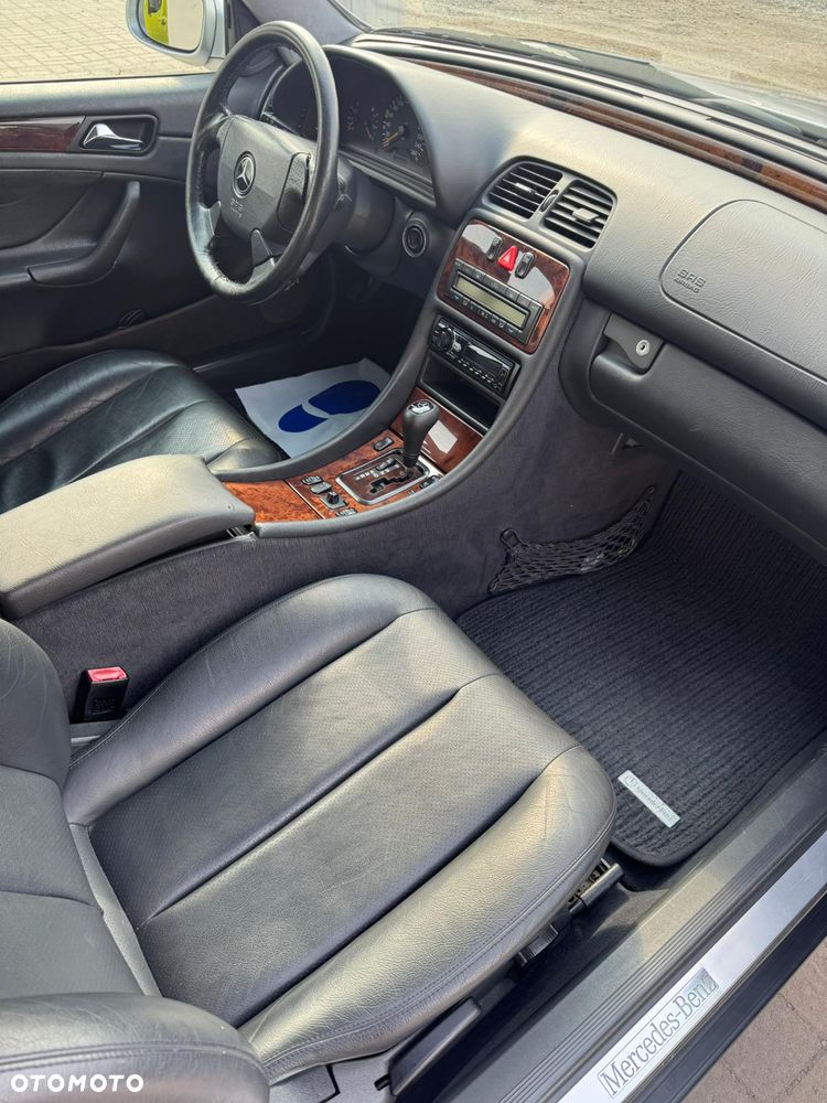 Mercedes-Benz CLK - 9