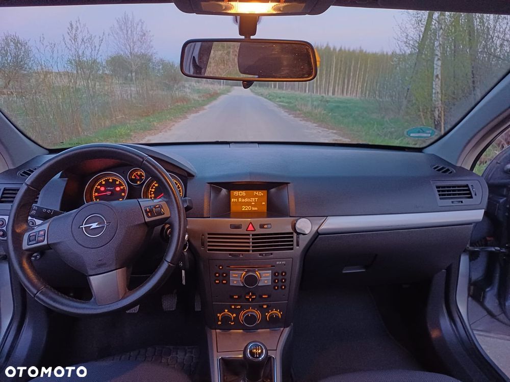 Opel Astra 1.6 Start - 9