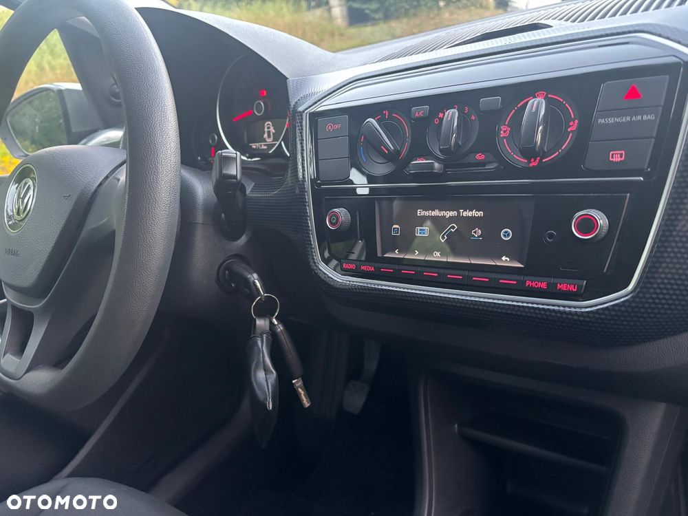 Volkswagen up! 1.0 high - 28