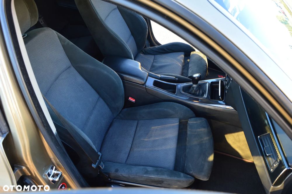 BMW Seria 3 318d - 23