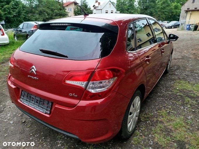 Citroën C4 VTi 120 90 Jahre - 4
