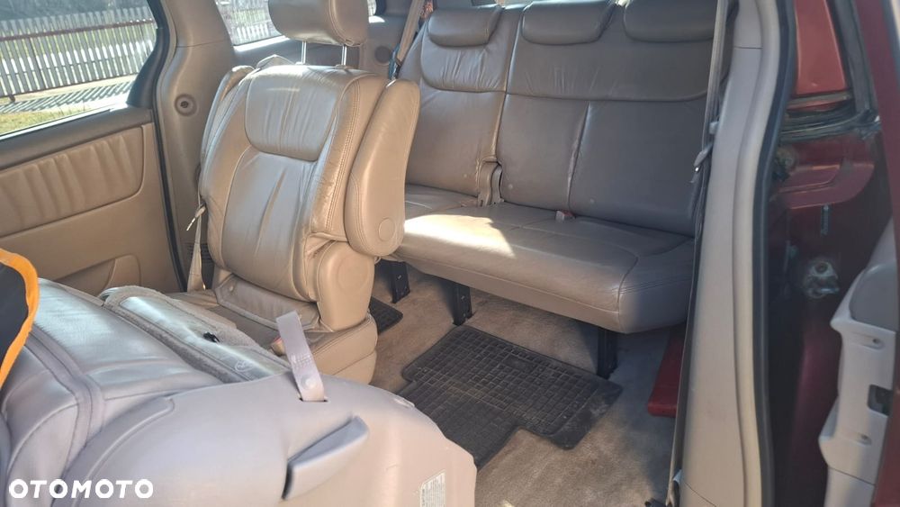 Toyota Sienna - 25