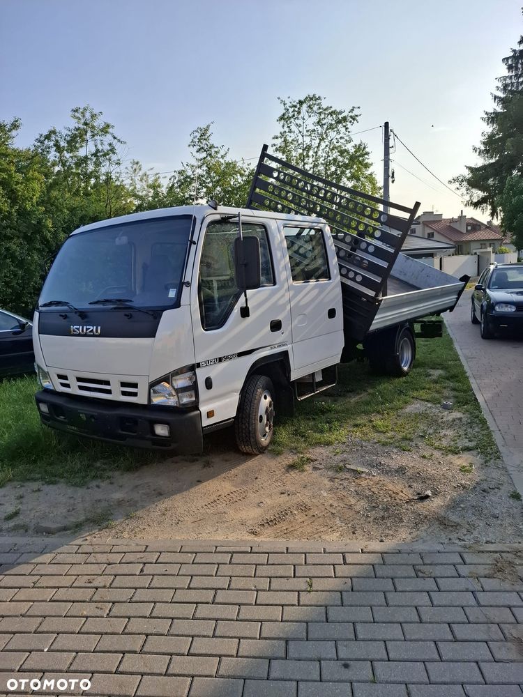 Isuzu NPR 3.0