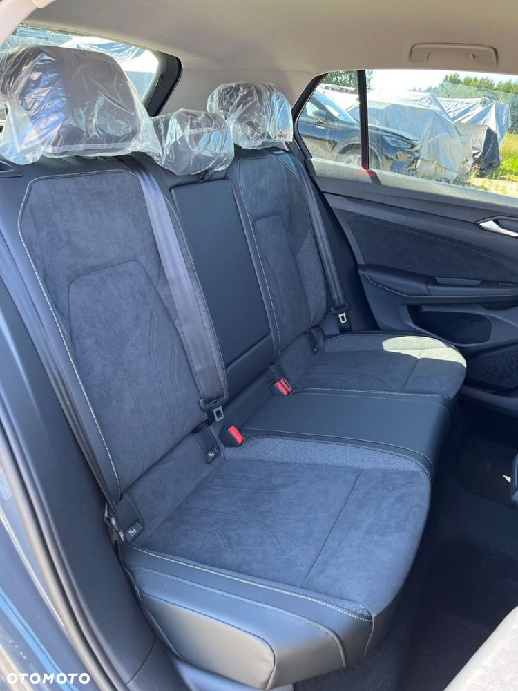 Volkswagen Golf - 11