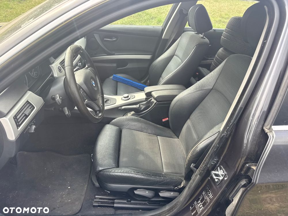 BMW Seria 3 325xi - 6