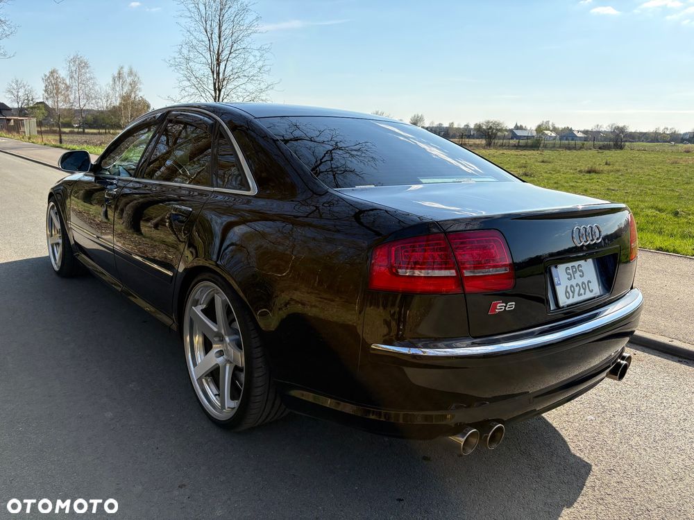 Audi S8 - 18