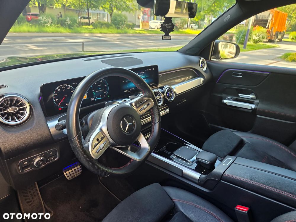 Mercedes-Benz GLB 250 4-Matic AMG Line 8G-DCT - 19