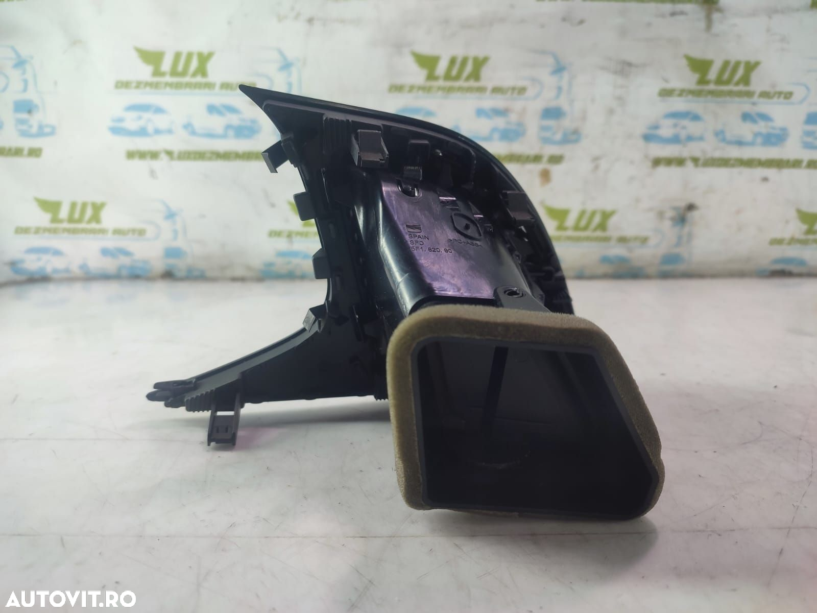Grila ventilatie bord  stanga 5F1820901D Seat Leon 3 5F [2012 - 2016] - 3