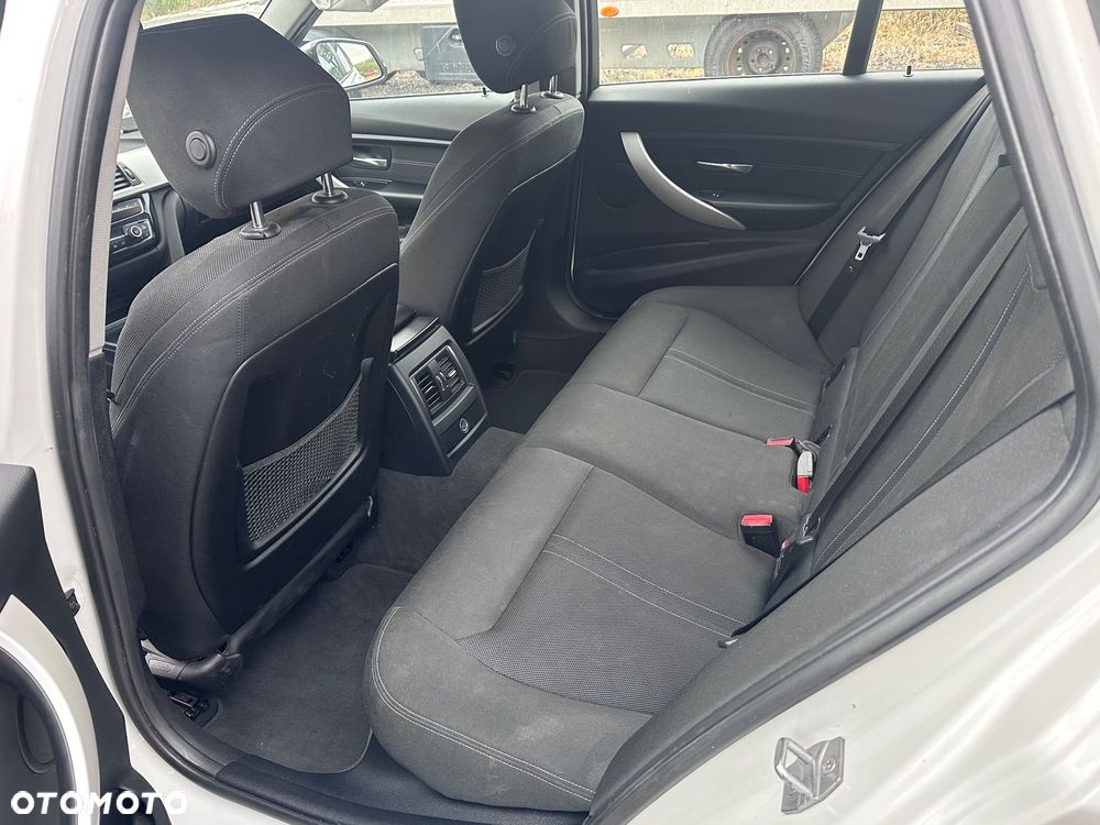 BMW Seria 3 316d Touring Edition Luxury Line Purity - 16