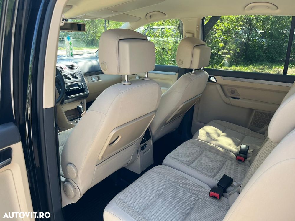 Volkswagen Touran 1.6 TDI DPF DSG Life - 8