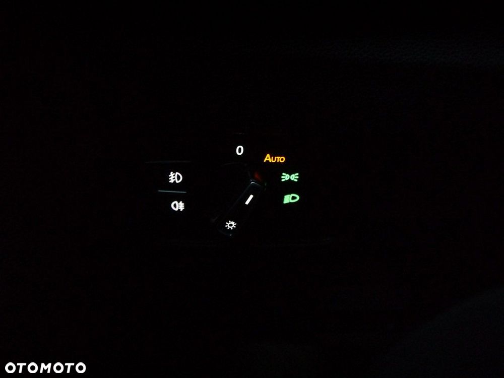 Volkswagen Passat Variant - 38