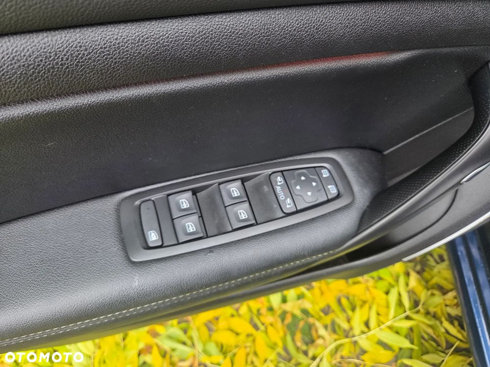 Renault Megane ENERGY TCe 130 EDC BOSE EDITION - 16