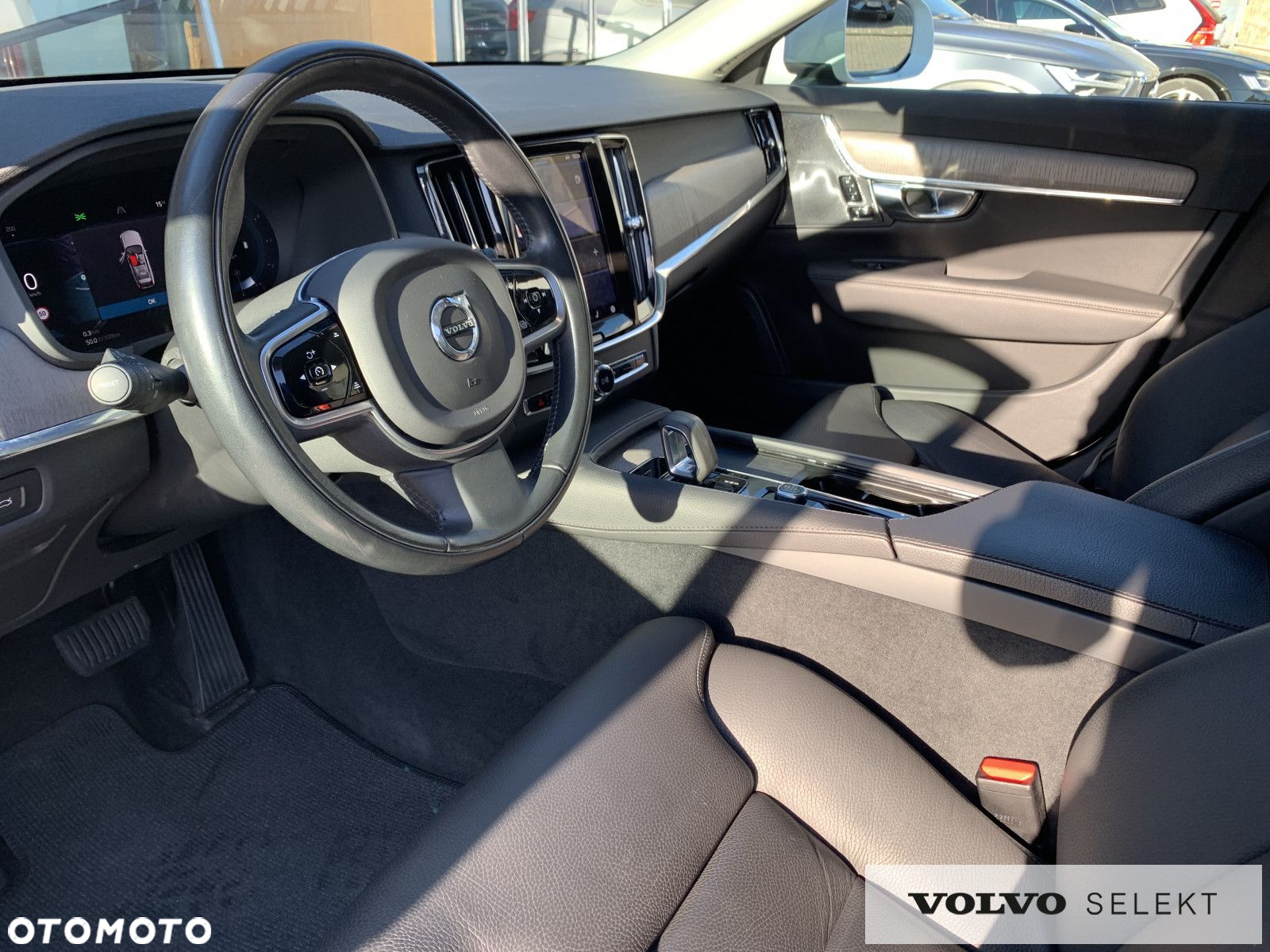 Volvo V90 Cross Country - 15