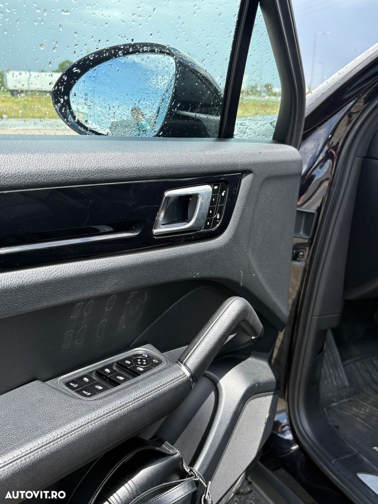 Porsche Cayenne - 17