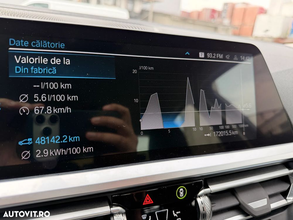 BMW Seria 3 330e Aut. Advantage - 32