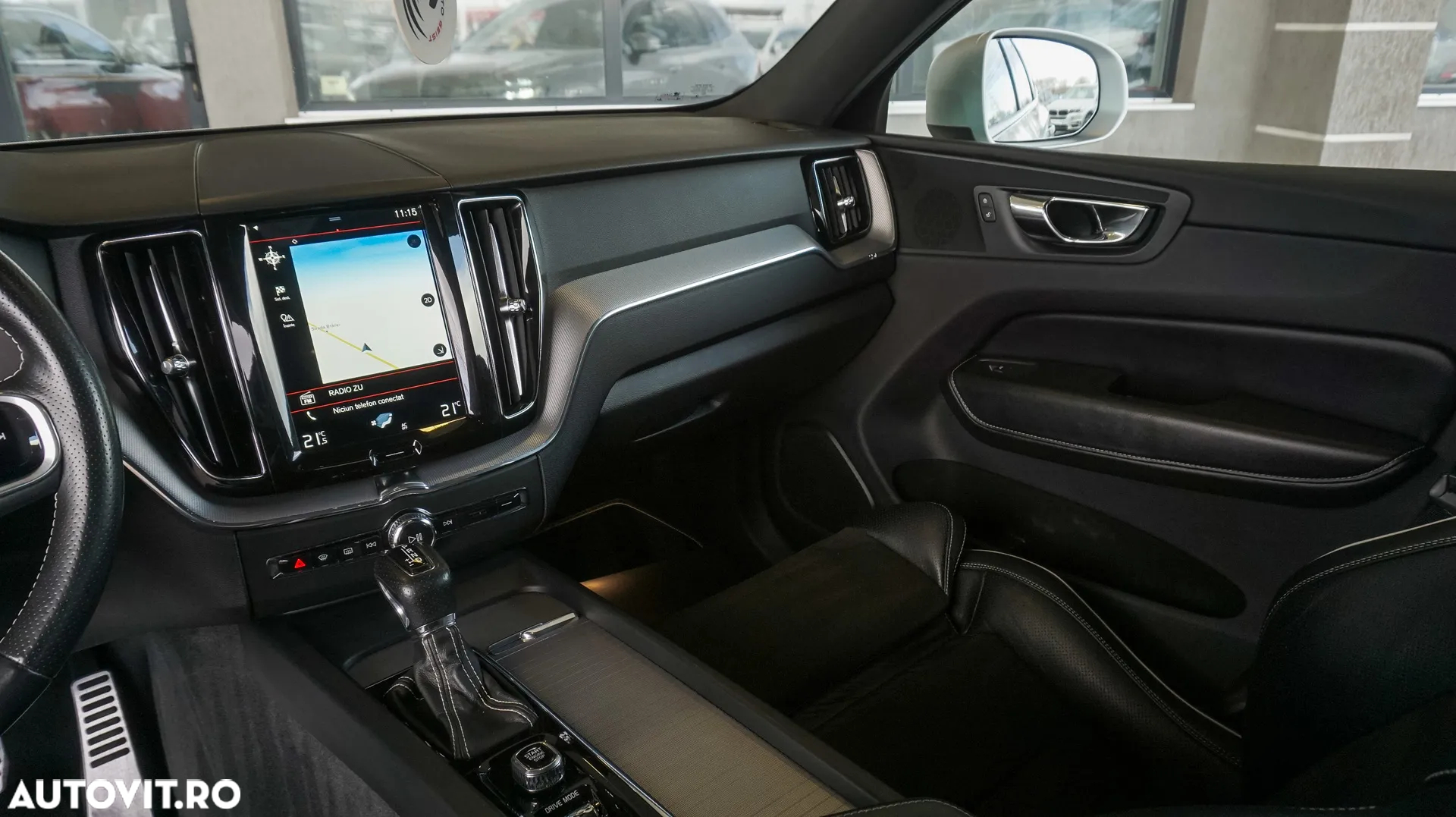 Volvo XC 60 D4 AWD Geartronic RDesign - 9