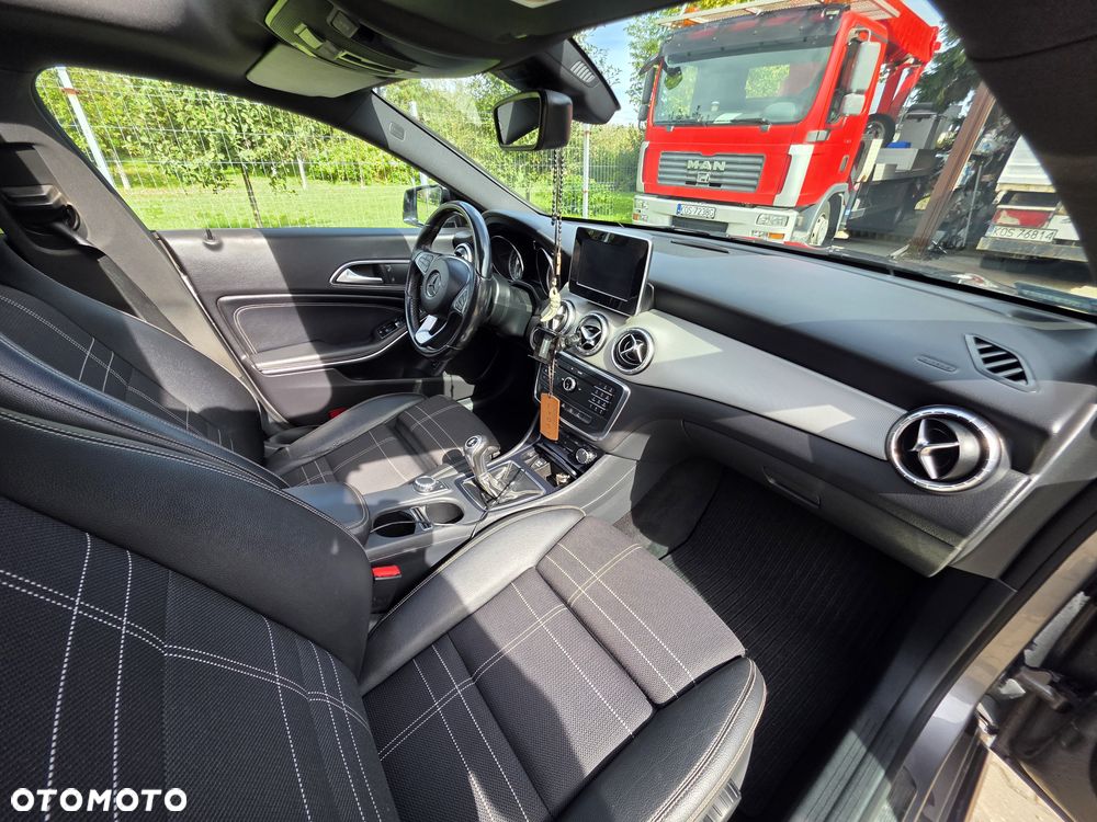 Mercedes-Benz CLA 180 - 3