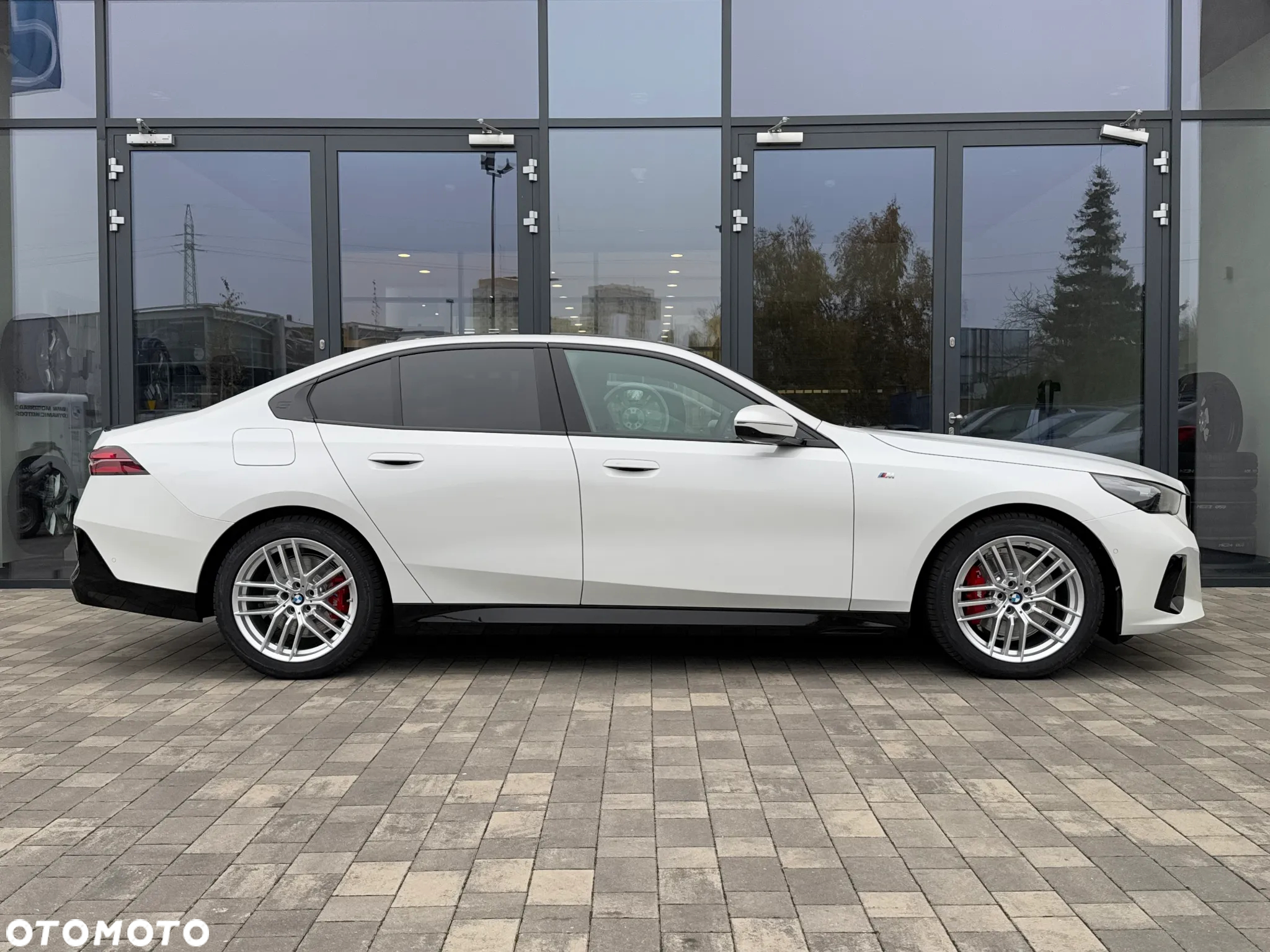BMW Seria 5 520d xDrive - 4