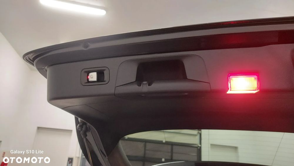 Mercedes-Benz GLC 300 de 4Matic 9G-TRONIC AMG Line Plus - 11