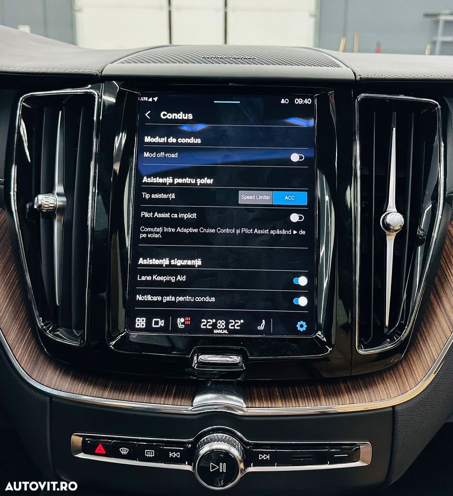 Volvo XC 60 B4 D Plus Bright - 27