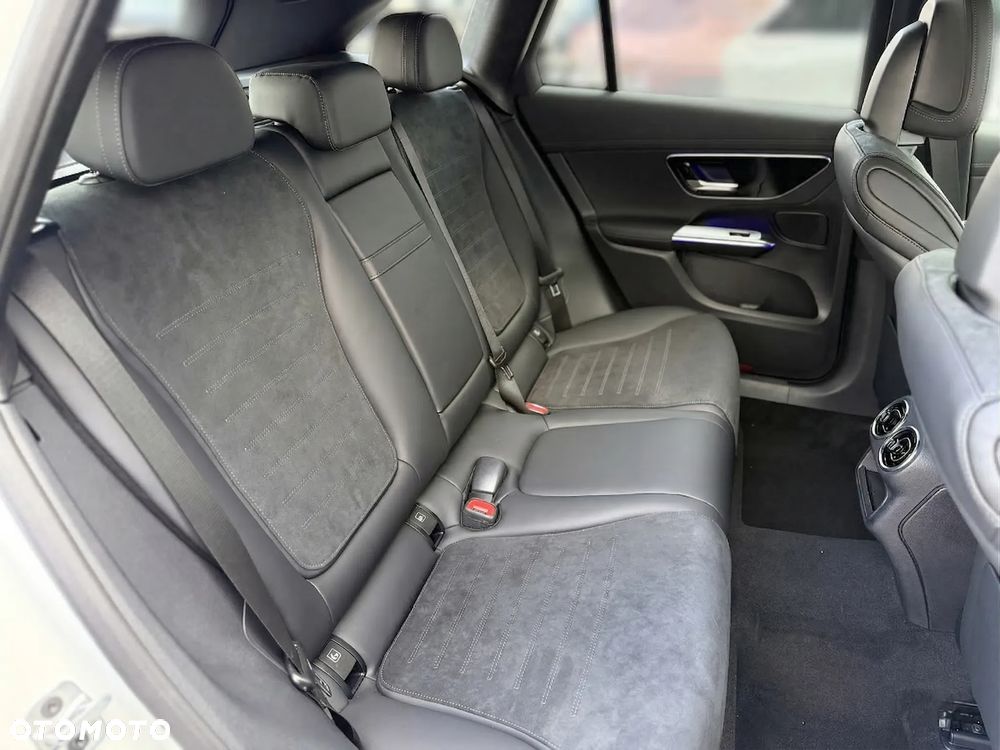 Mercedes-Benz GLC - 28