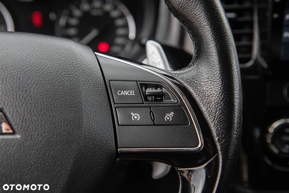 Mitsubishi Outlander 2.2 DI-D 4WD Automatik Diamant Edition - 20