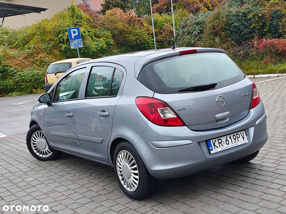 Opel Corsa 1.2 16V Cosmo - 2