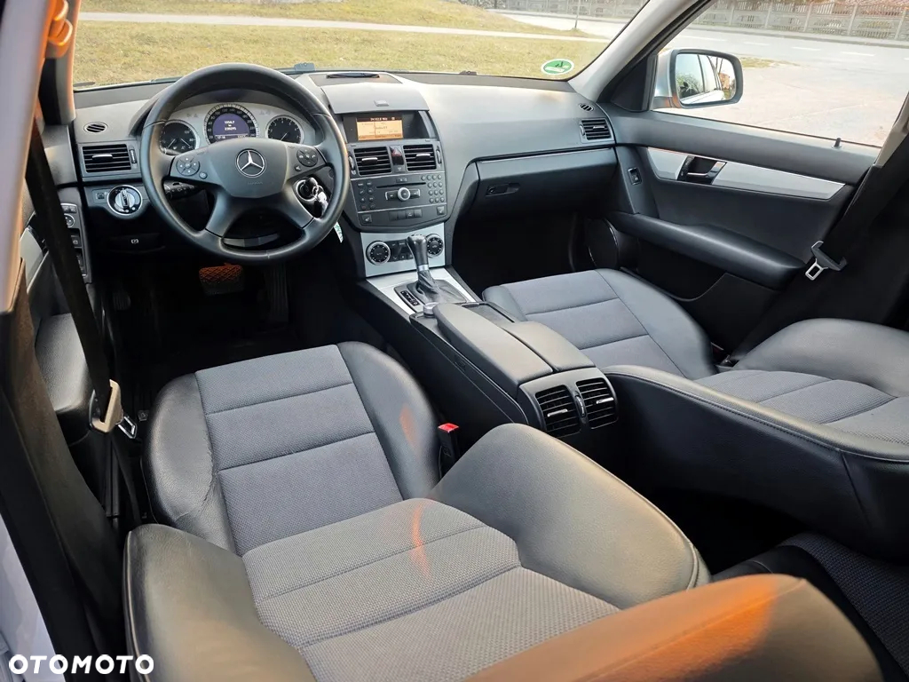 Mercedes-Benz Klasa C 180 T Kompressor Automatik Avantgarde - 29