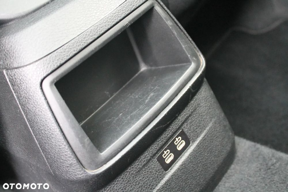 BMW Seria 2 216d - 38