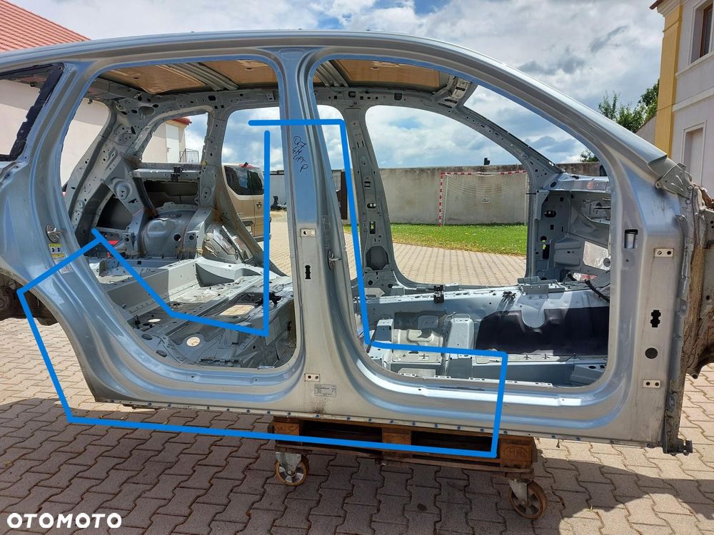 Audi Q7 II LIFT 4M0 próg słupek prawy środkowy zejście błotnika - 1