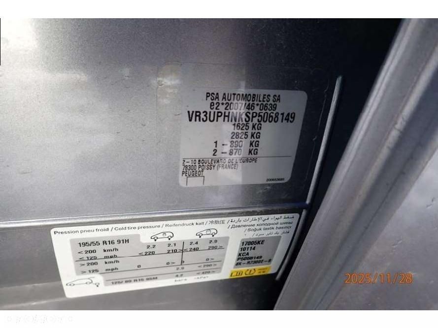 Peugeot 208 - 11