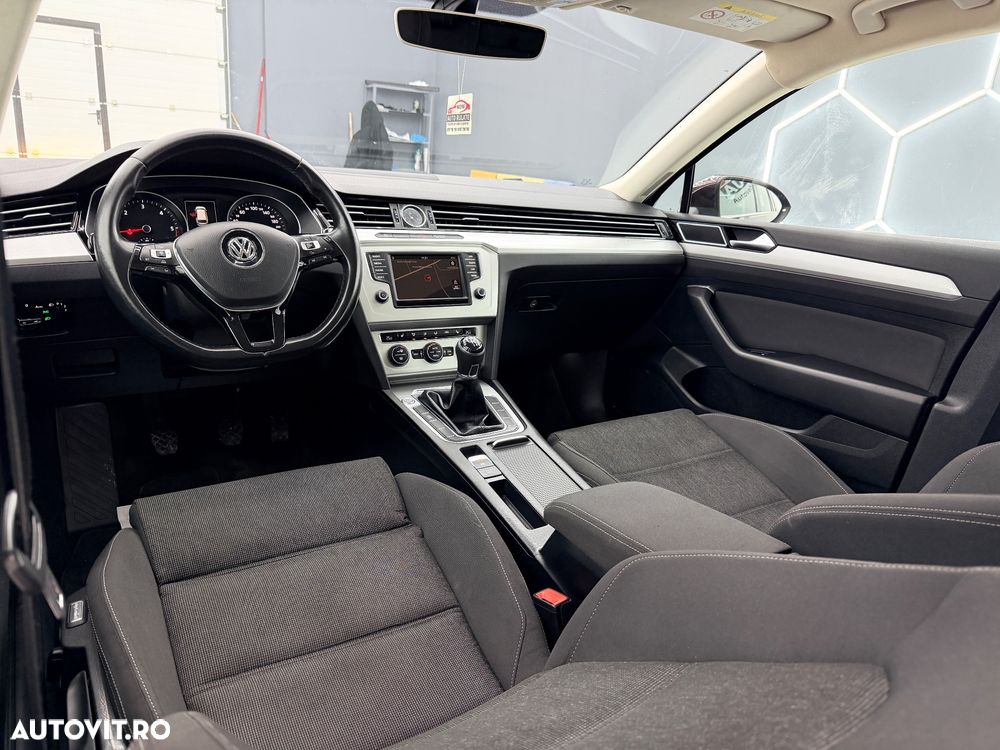 Volkswagen Passat Variant 2.0 TDI (BlueMotion Technology) Trendline - 18