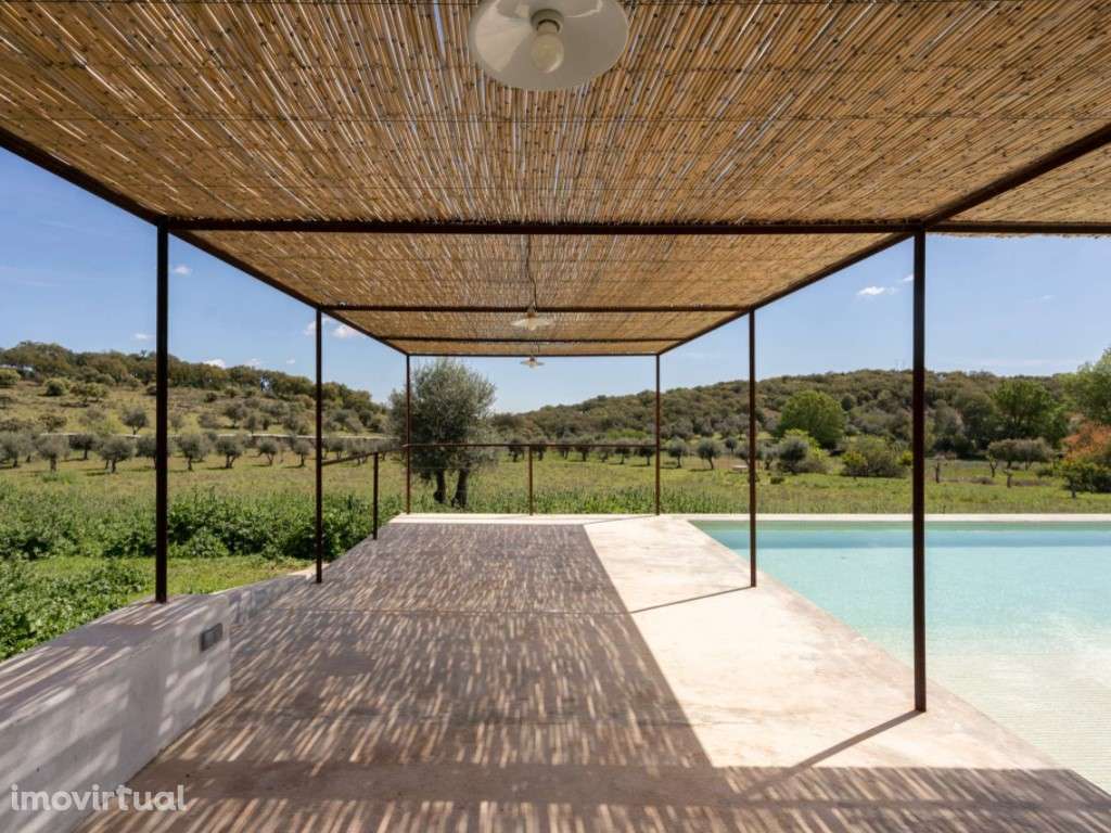 Moradia T3 em monte de três hectares com piscina em Vila Viçosa - Grande imagem: 3/26