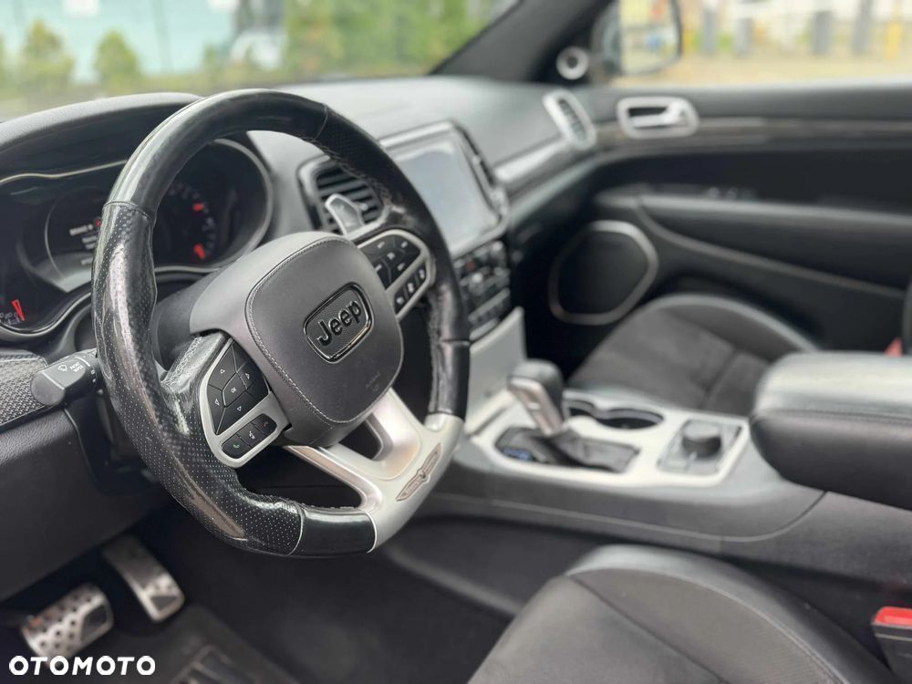 Jeep Grand Cherokee - 17