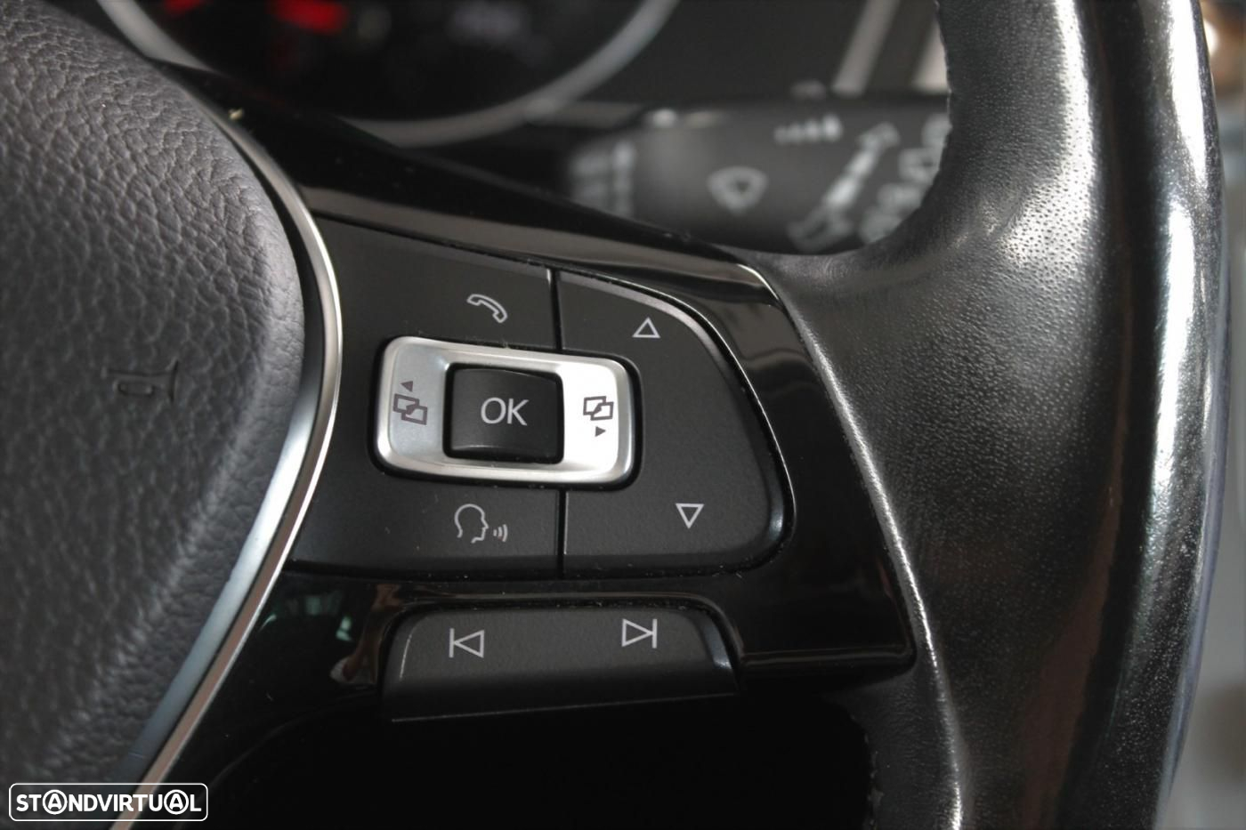 VW Passat Variant 1.6 TDI Confortline DSG - 33