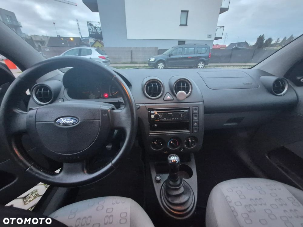 Ford Fiesta - 2