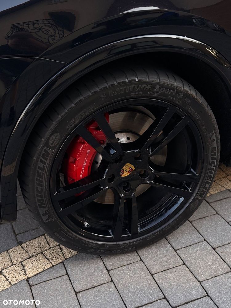 Porsche Cayenne Turbo - 20
