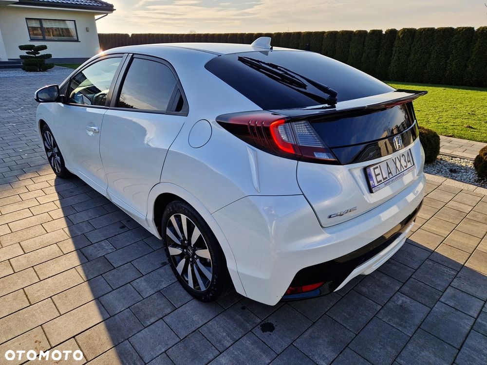 Honda Civic 1.8 i-VTEC Executive Black Edition - 6