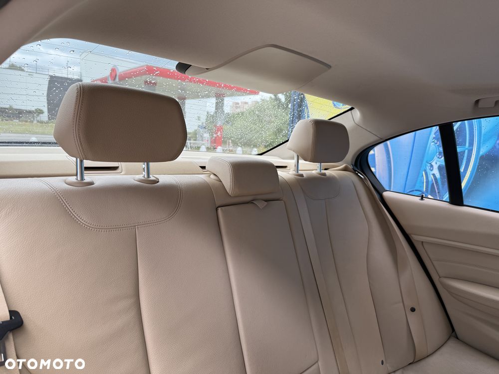 BMW Seria 3 - 12