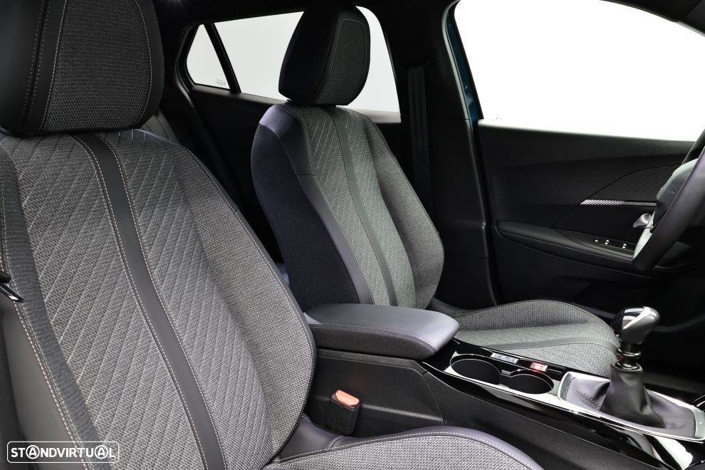 Peugeot 2008 1.2 PureTech Allure - 19