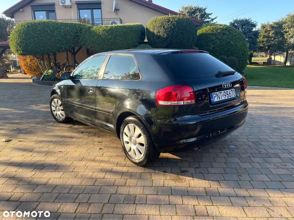 Audi A3 3-drzwiowe 1.6 Attraction - 4