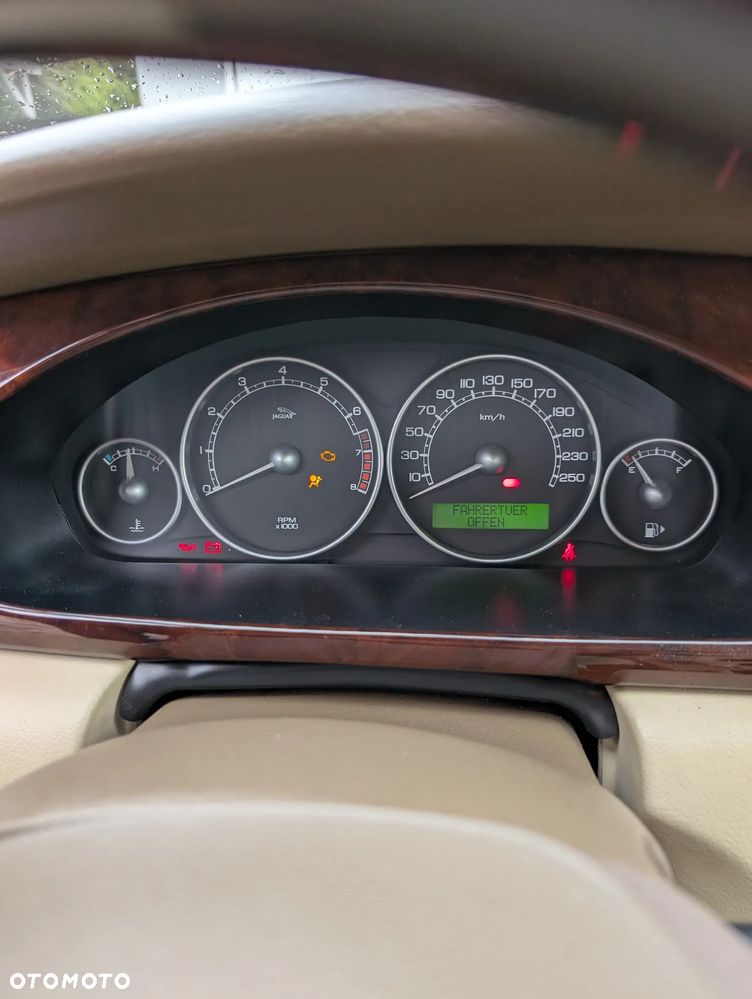 Jaguar X-Type ver-3-0-v6-4x4-executive - 10