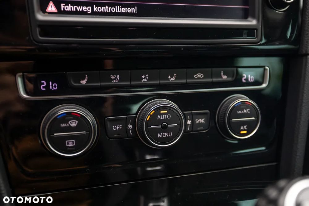 Volkswagen Golf 2.0 BlueTDI Cup - 29