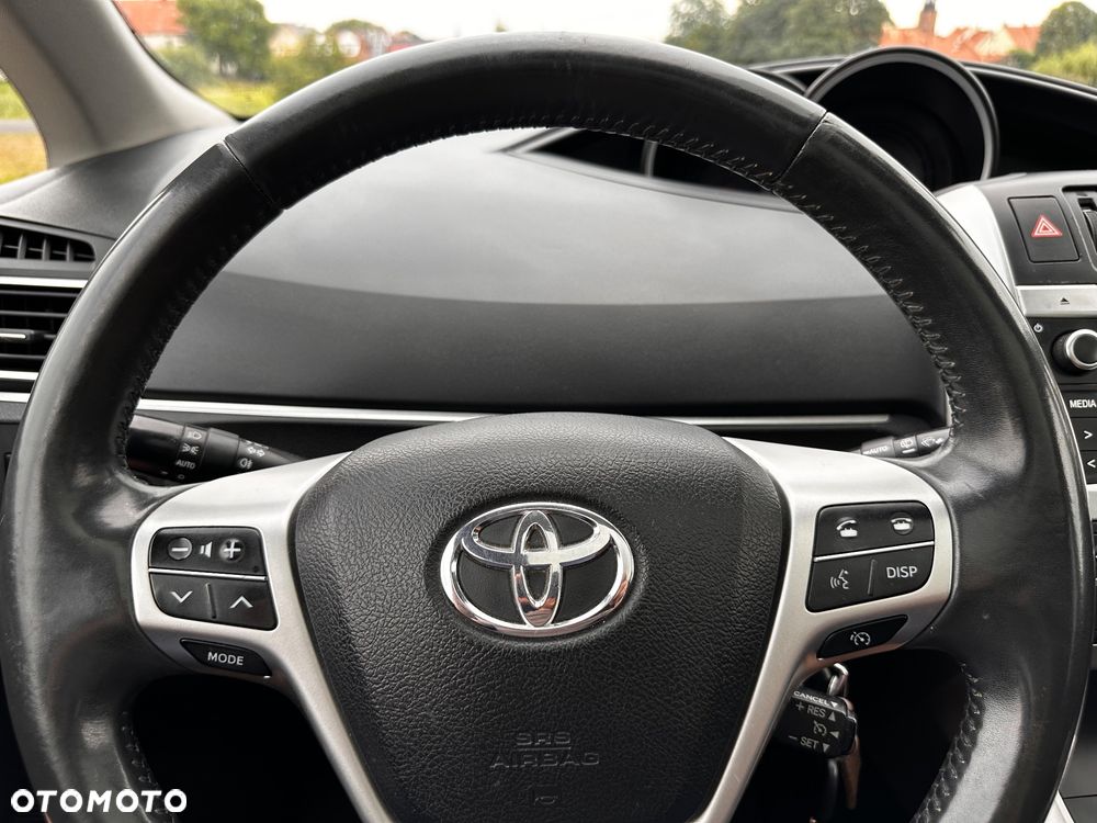 Toyota Verso 2.0 D-4D Premium - 12