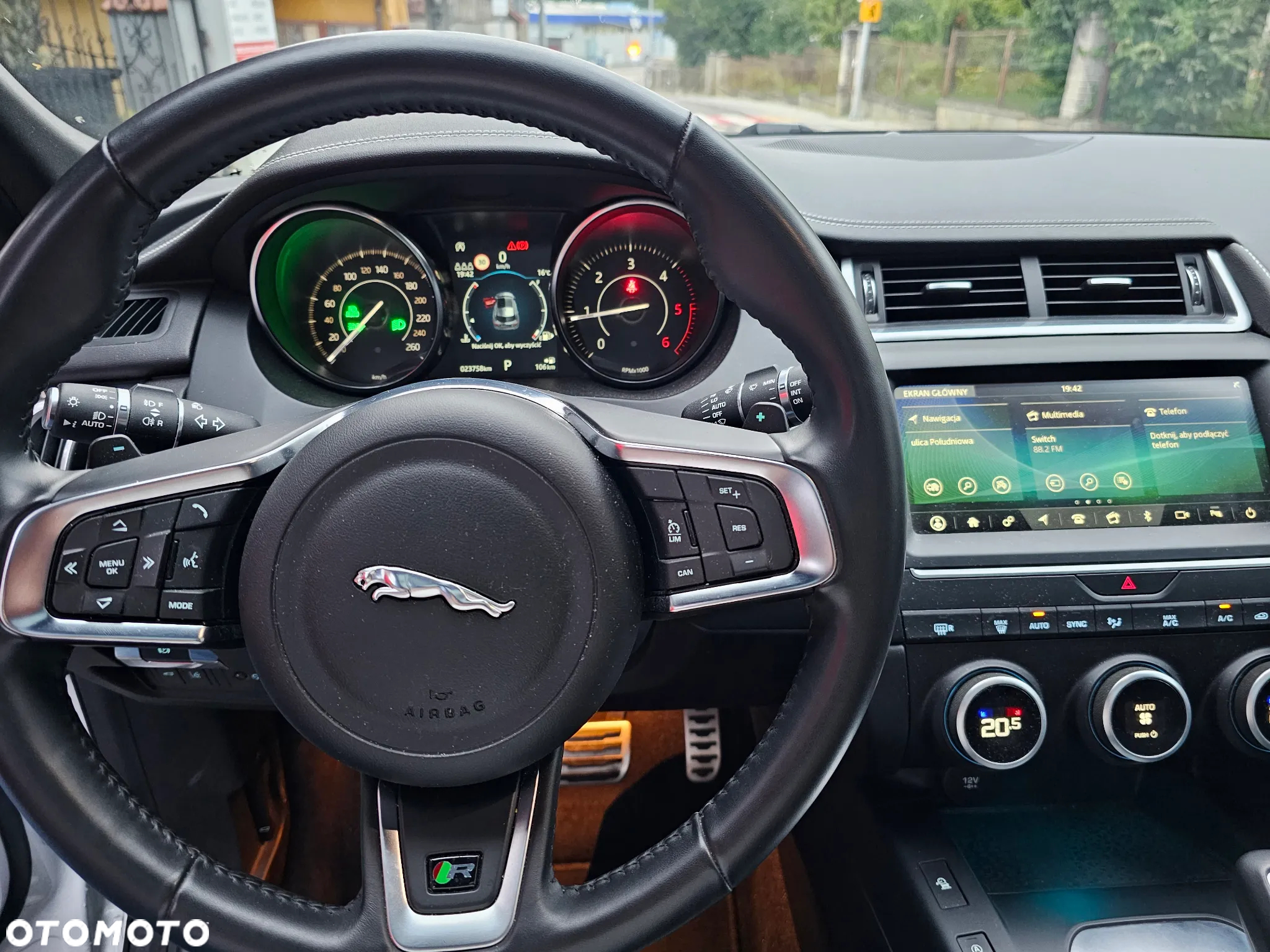 Jaguar E-Pace D180 AWD R-Dynamic - 16