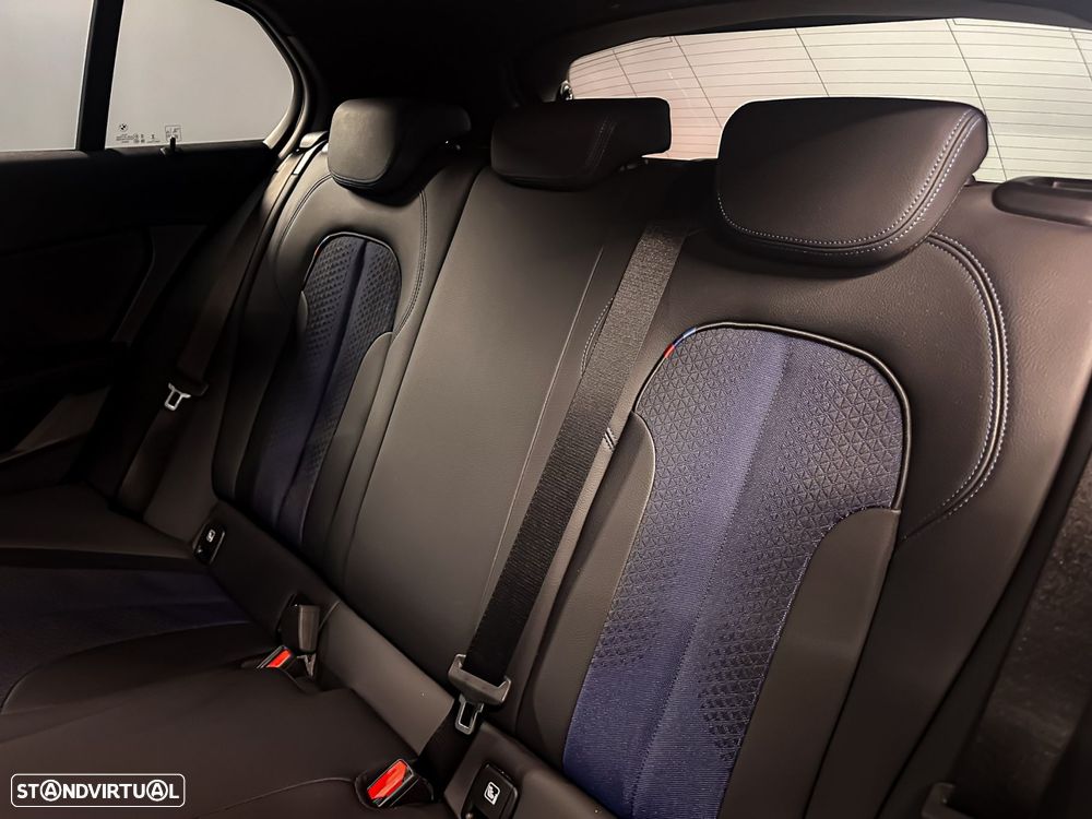 BMW 118 i Pack Desportivo M Auto - 12