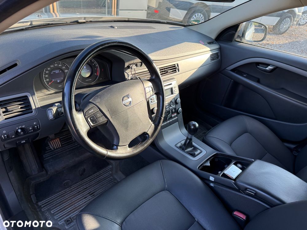 Volvo V70 2.0 Momentum - 17