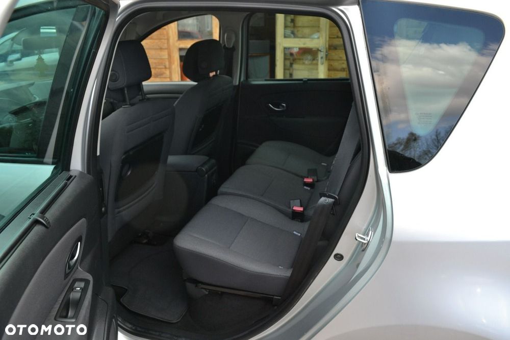 Renault Scenic 1.5 dCi Bose EDC - 6