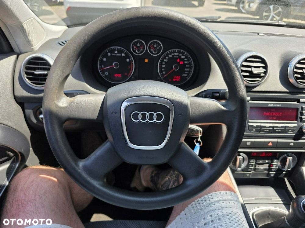Audi A3 3-drzwiowe 1.6 Attraction - 8